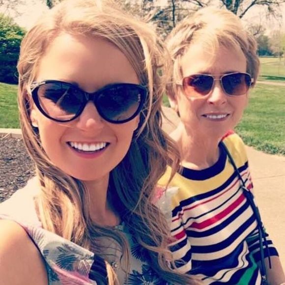 Meet your Posher, Leah - Picture 1 of 1